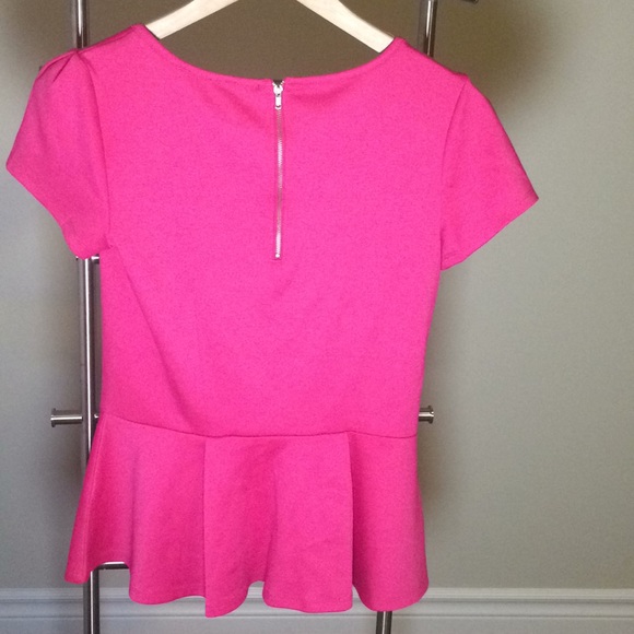 New Ricki's Hot Pink Short Sleeve Peplum Top - Picture 3 of 7